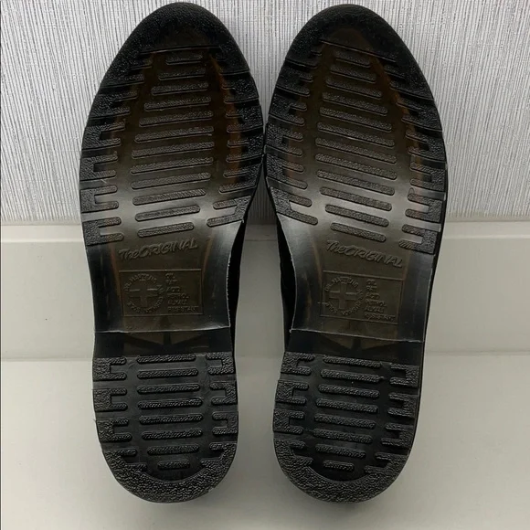 NWOT Dr. Marten Oxford Shoes Plaid Pointed Black and Red Size 8 (L) Size 7 (M) - Picture 7 of 15